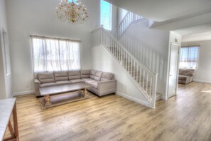 Smart-TV, Kamin, Computerbildschirme