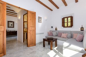 TV - Villa for 8 guests with pool and barbecue, YourHouse Son Punta (Felanitx)