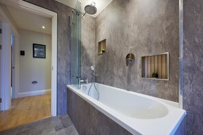 Cottage | Bathroom