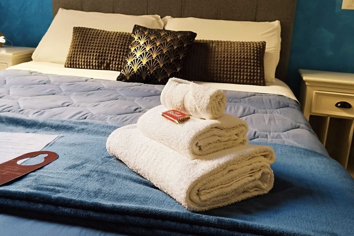 コンフォート ルーム | 1 室のベッドルーム、WiFi (無料)、ベッドシーツ