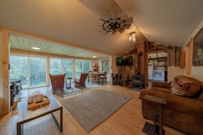 Living area - Middle of nowhere river retreat! (Butternut)