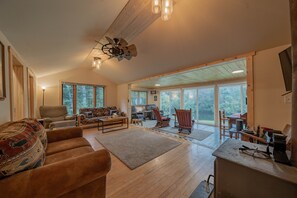 Living area - Middle of nowhere river retreat! (Butternut)