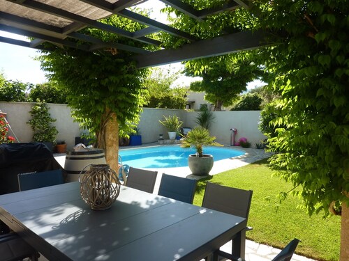 Charmante Villa avec piscine au calme et verdoyant, 20 min. d'Aix-en Provence