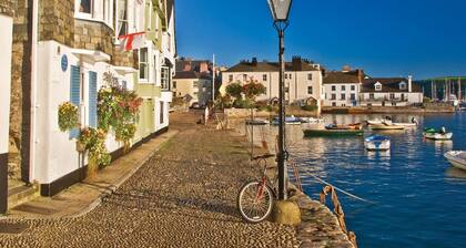 Flat 1, 32 Newcomen Road