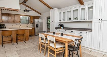 Mid-Century Pool Home Between Downtown & Beach