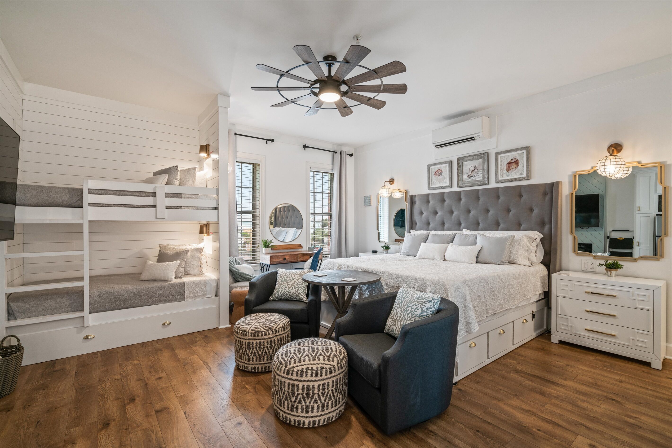 1 slaapkamer, een bureau, een strijkplank/strijkijzer, wifi