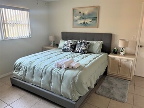 2 soverom, strykejern/-brett, reiseseng for barn og wi-fi (inkludert)