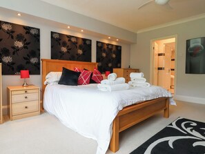 4 bedrooms, individually decorated, individually furnished, free WiFi - Raincliffe Manor (Scarborough)