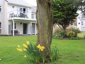 Cottage | Property grounds