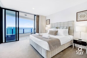 3 bedrooms, iron/ironing board, free WiFi, bed sheets - Soul – 3 Bedroom Ocean — Q Stay (Surfers Paradise)