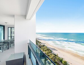 Property grounds - Stunning 3 Bedroom with Ocean View at Soul — QStay (Surfers Paradise)