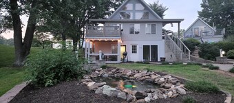 Lake Front 2-bedroom,1 bath ground floor apartment! Dock and Kayaks included!