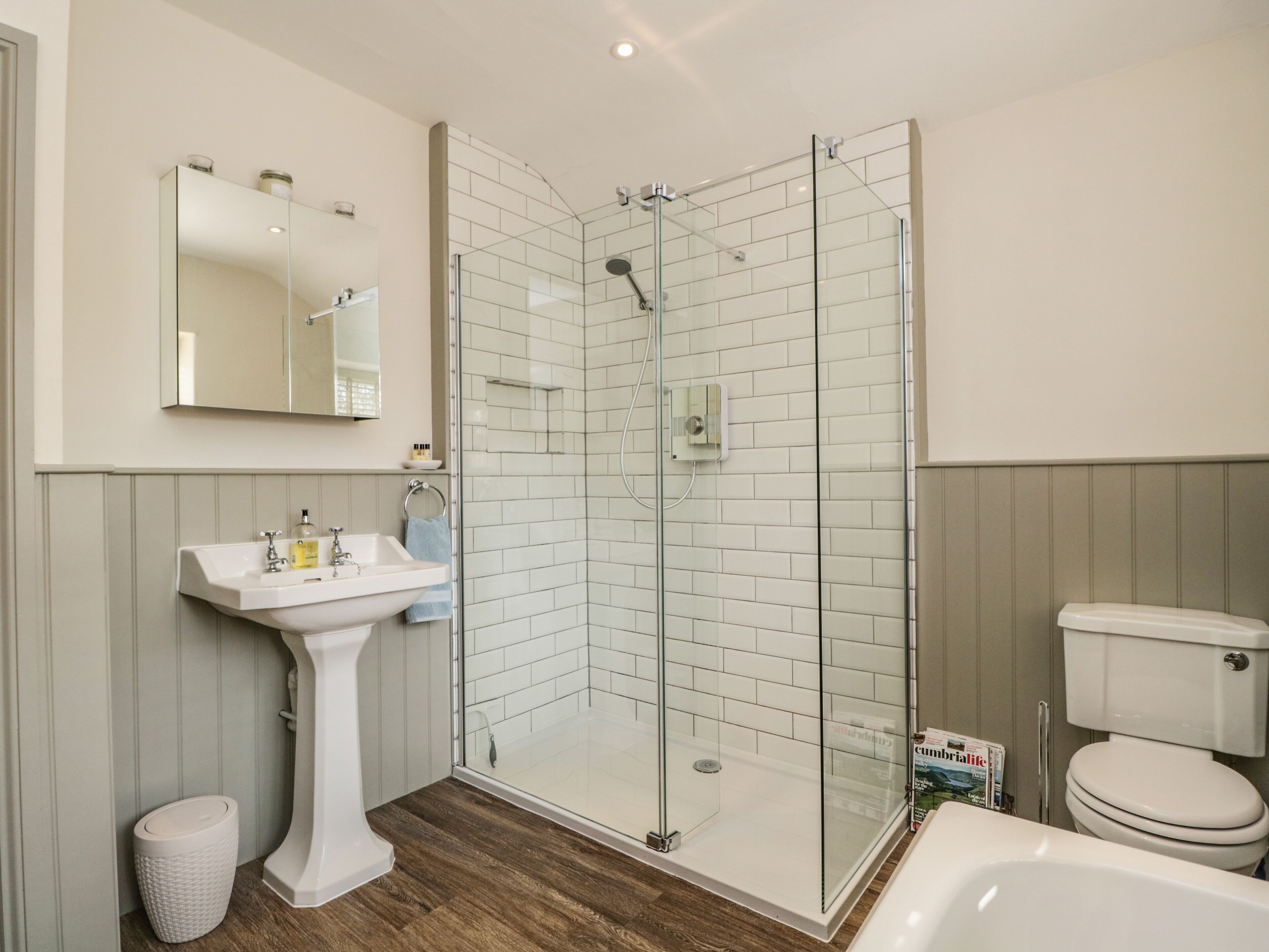 Cottage | Phòng tắm | Buồng tắm vòi sen 