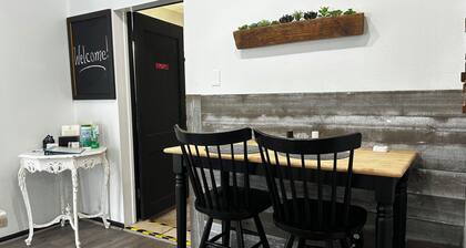 Private, Beautiful apartment in historic district 1/1