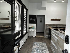 Interior - Private, Beautiful apartment in historic district 1/1 (Ocala)