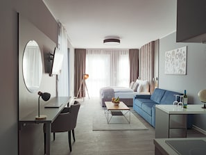 高級開放式客房 (2 rooms) | 高級寢具、羽絨被、迷你吧、客房內保險箱