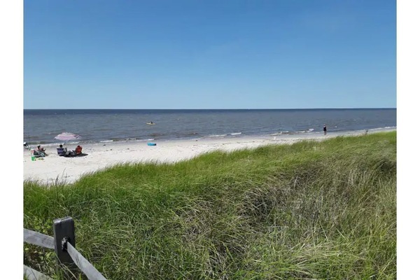 Beach nearby, sun loungers