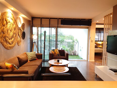 Luxury ground floor apartment palm beach 100 meters from the beach