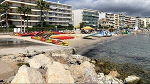 Beach nearby - Luxury ground floor apartment palm beach 100 meters from the beach (cannes)