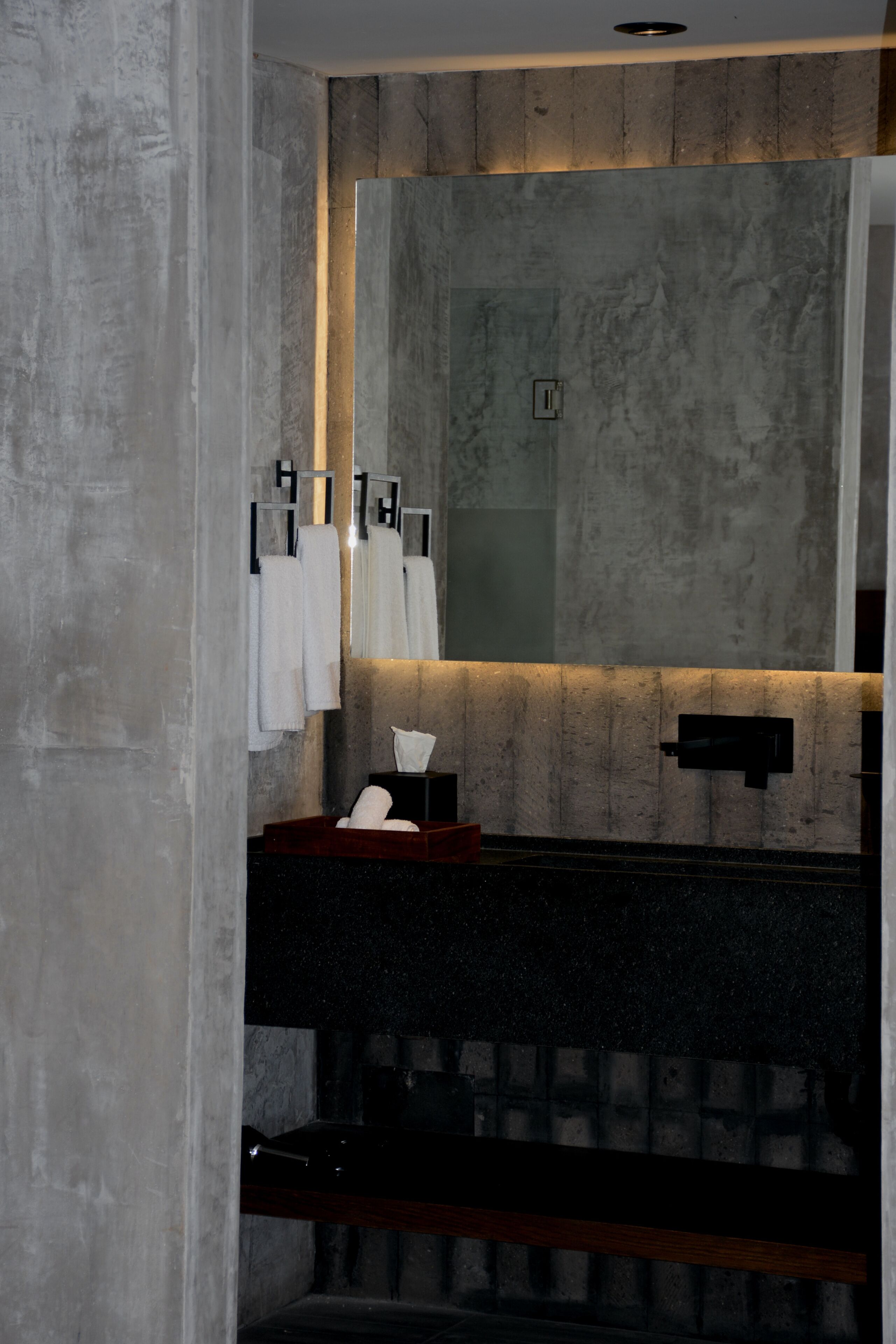 shower, rainfall showerhead, free toiletries, bathrobes