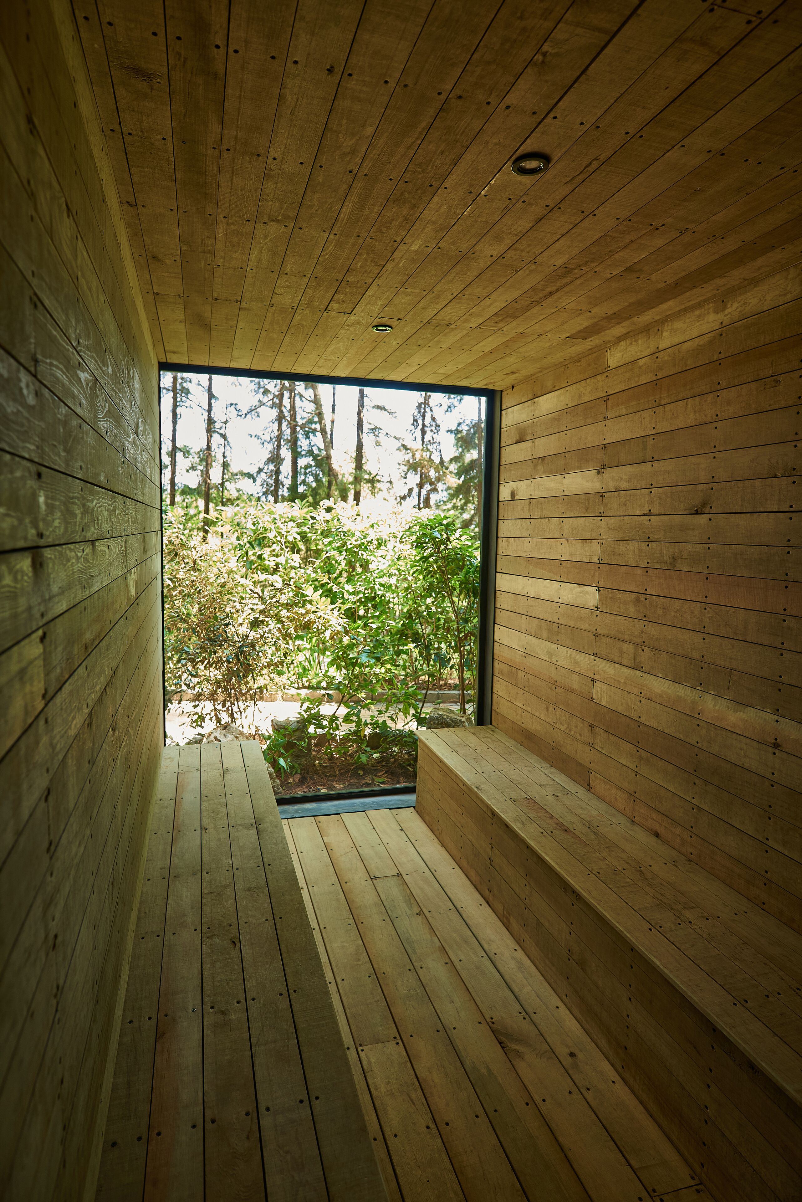 couples treatment room(s), hot stone massages, deep-tissue massages