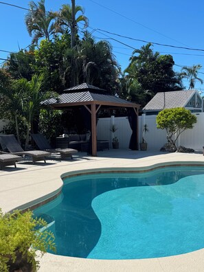 Outdoor pool, a heated pool - 5 Minutes to Vanderbilt Beach, Dining, Shopping
Family-Pool-Home Naples Fl (Naples)