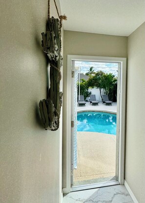 Piscina all'aperto, una piscina riscaldata