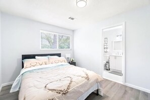 4 habitaciones, caja de seguridad en la habitación y escritorio