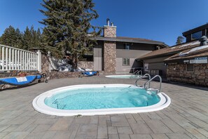 A heated pool - Fab Modern Mountain Retreat by Canyon Lodge 329 (Mammoth Lakes)