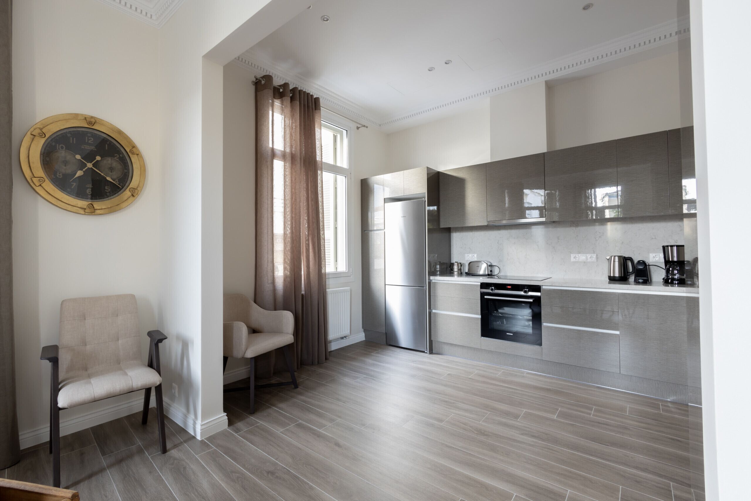 Fridge, microwave, oven, dishwasher