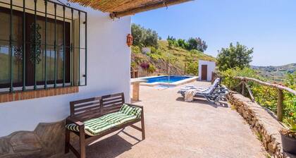 La Golondrina Cómpeta by Ruralidays