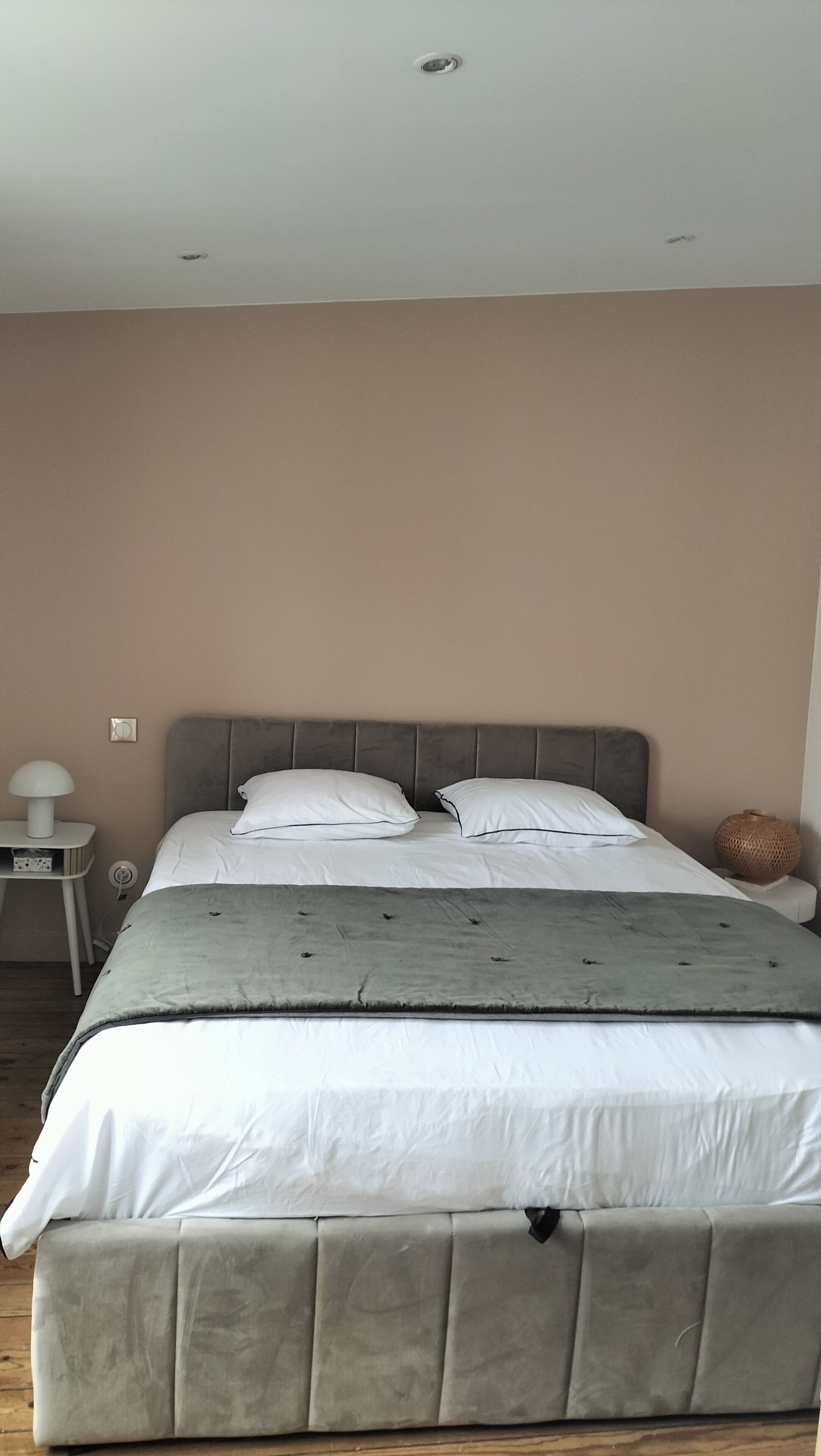 2 chambres, fer et planche à repasser, Wi-Fi gratuit, draps fournis