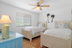 4 chambres, fer et planche à repasser, Wi-Fi gratuit, draps fournis