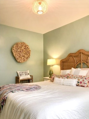 4 bedrooms, iron/ironing board, free WiFi, bed sheets