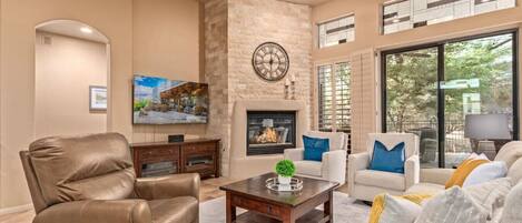 Smart TV, fireplace, stereo