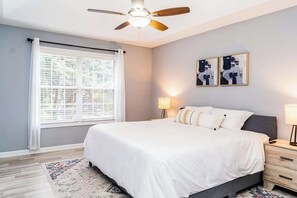 5 chambres, fer et planche à repasser, lit parapluie, Wi-Fi