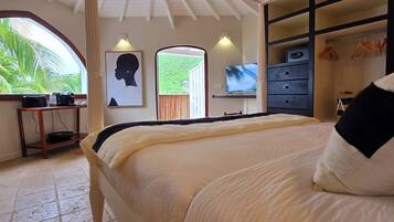 Quarto casal superior | 1 quarto, roupas de cama premium, cofres nos quartos, escrivaninha