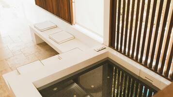 Private spa tub