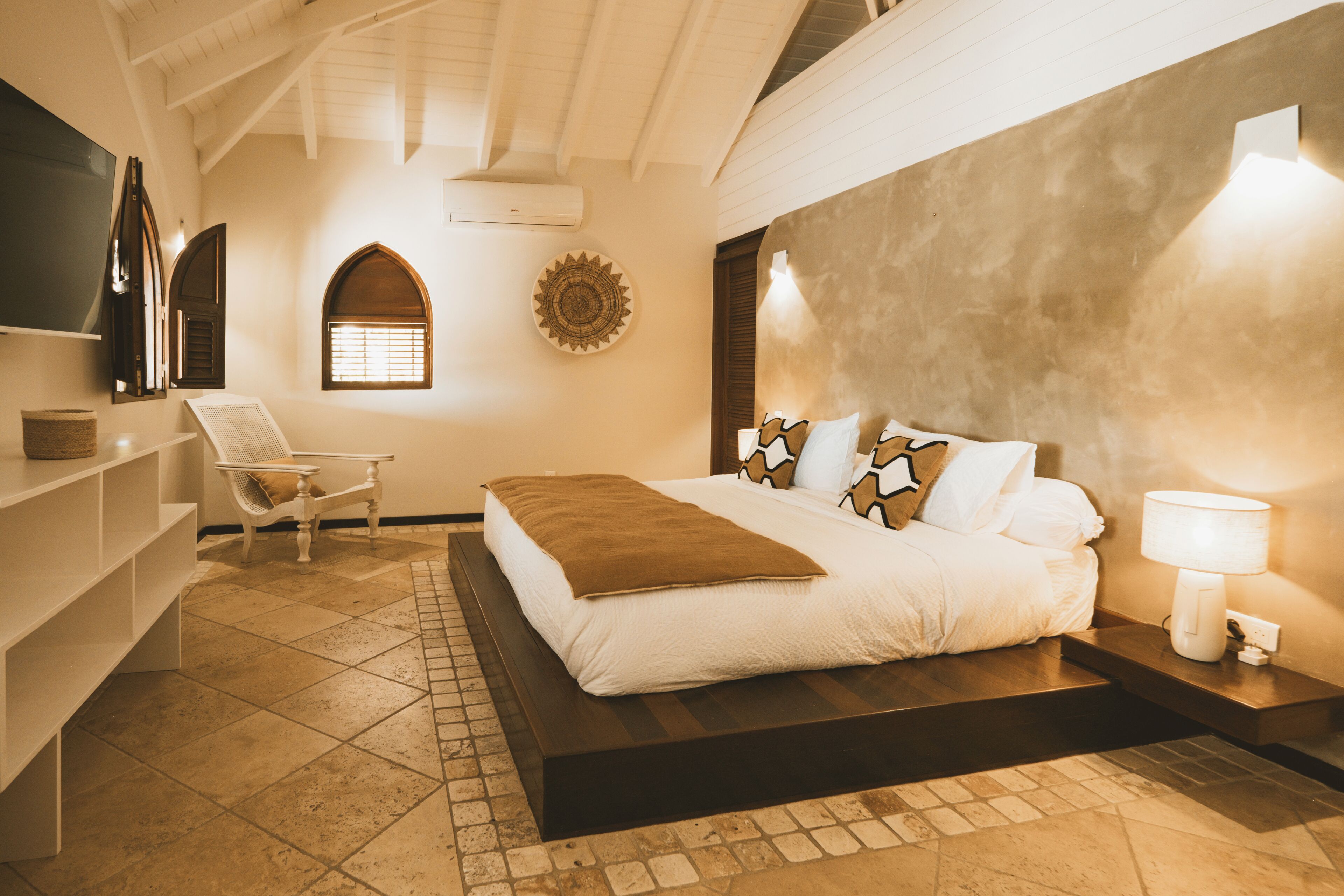 Superior Suite | Premium bedding, in-room safe, desk, blackout curtains