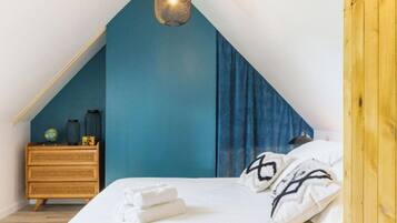 3 bedrooms, iron/ironing board, free WiFi, bed sheets