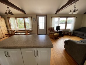 Smart TV, DVD player - Private Lake Front Cottage (Barnstable)