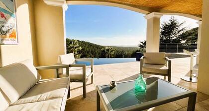 Belle Villa pour 6 personnes avec grande piscine à débordement et vue mer à La Londe-les-Maures