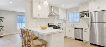 Absolutely Stunning Remodeled Home 4mi to Disney