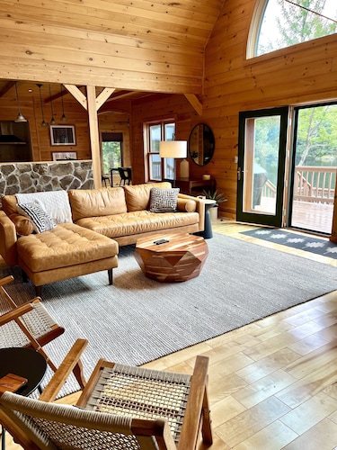 Beautiful lakefront home on Trout Lake