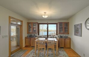 Dining - Beautiful waterfront lake house with private dock and State Park views (Spotsylvania Courthouse)