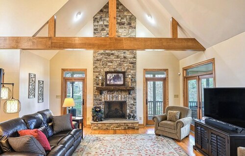 Beautiful waterfront lake house with private dock and State Park views