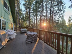 Property grounds - Serene Skylit Stays in BLS with access to Lakes, Pool & Many Amenities (Arnold)