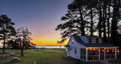 Pet Friendly Delightful Waterfront Cottage on Hoopers Island, MD.