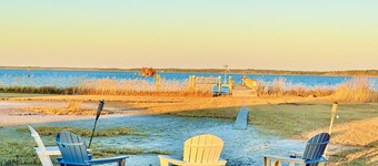 Pet Friendly Delightful Waterfront Cottage on Hoopers Island, MD.
