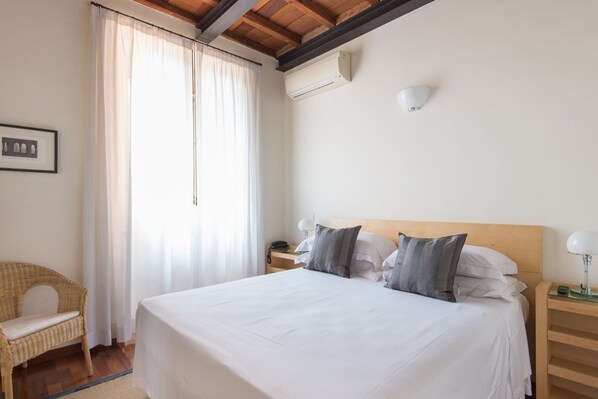 1 chambre, fer et planche à repasser, Wi-Fi, draps fournis